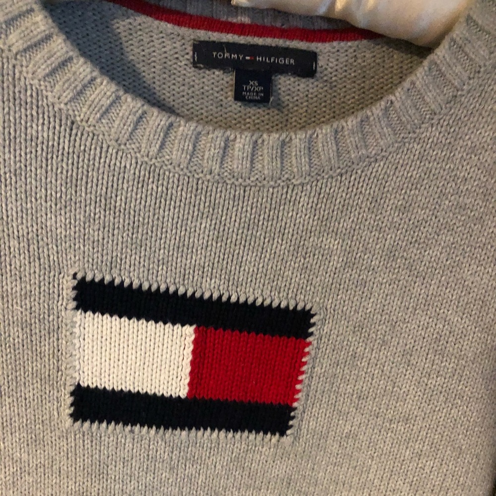 Women’s XS Tommy Hilfiger Sweater - Picture 3 of 4